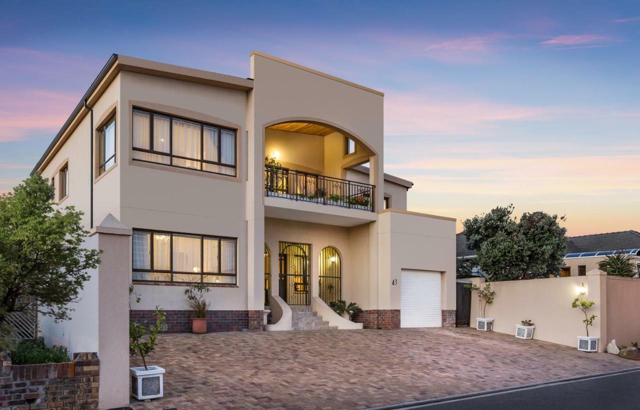 Auriols Guest House Parow Exterior foto